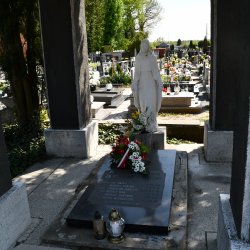 Pomnik na kępińskim cmentarzu parafialnym