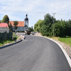 Prace w obrębie drogi powiatowej Laski – Trzcinica postępują