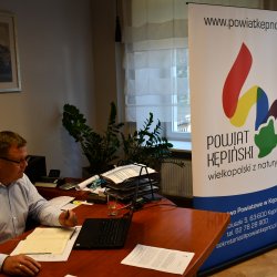 Starosta Kępiński Robert Kieruzal wziął udział w wideokonferencji zorganizowanej przez Ministerstwo Rodziny, Pracy i Polityki Społecznej