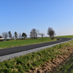 modernizacji części drogi powiatowej nr 5696P poprzez wykonanie nakładki asfaltowej na odcinku Raków – Siemianice  - zrealizowano 878 mb
