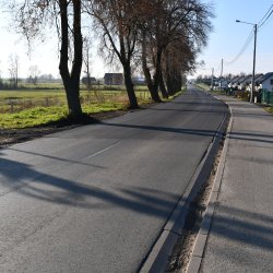 modernizacja drogi powiatowej  5704P poprzez wykonanie nawierzchni asfaltowej  na odcinku Donaborów – Jankowy – zrealizowano 160 mb.