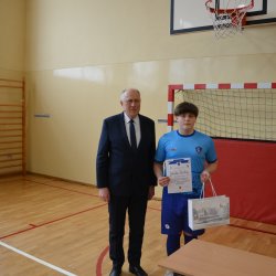 Najlepszy zawodnik turnieju Jakub Skiba z Rychtala