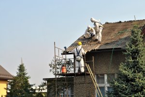 Ponad 2 tys. ton azbestu usunięto z terenu Powiat